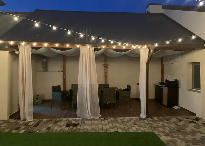 Gazde/Camere de închiriat Casa Anastasia-constanta Delfinariu